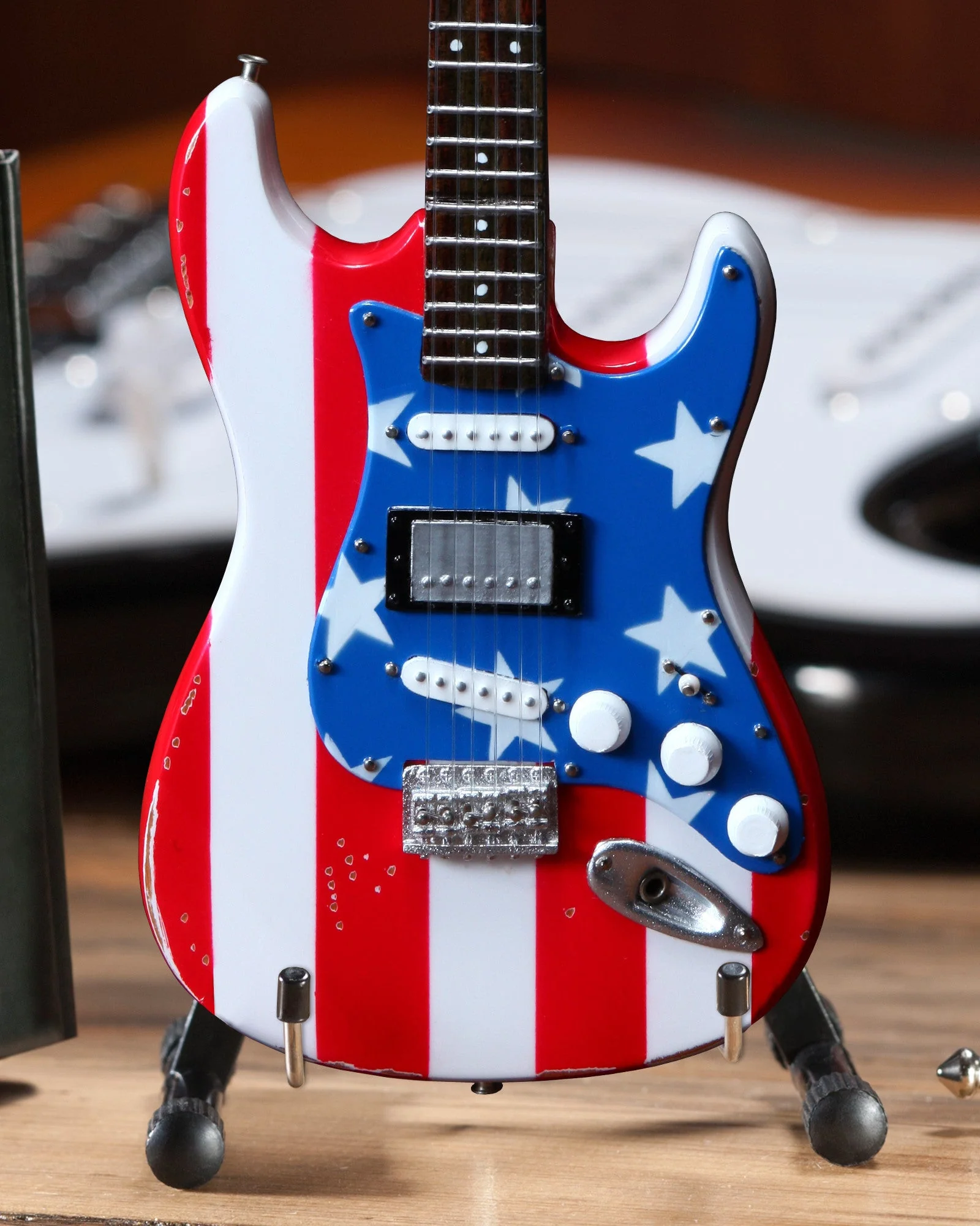 WAYNE KRAMER MINI STARS N' STRIPES USA FLAG FENDER' STRAT' GUITAR REPLICA - OFFICIALLY LICENSED - Image 2